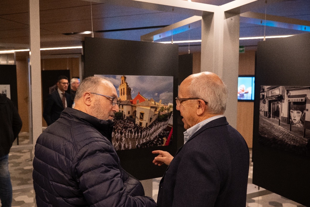 Exposición VI Concurso Fotografía Semana Santa Sevilla 2025 en Hispano Happiness Club