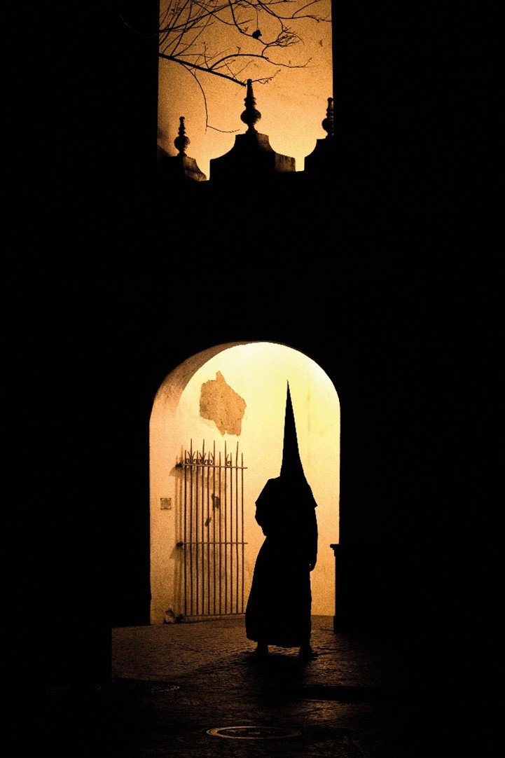 Fotografía ganadora del Primer Premio del Concurso de Semana Santa Sevilla 2025 de Julio Alberto Martín García